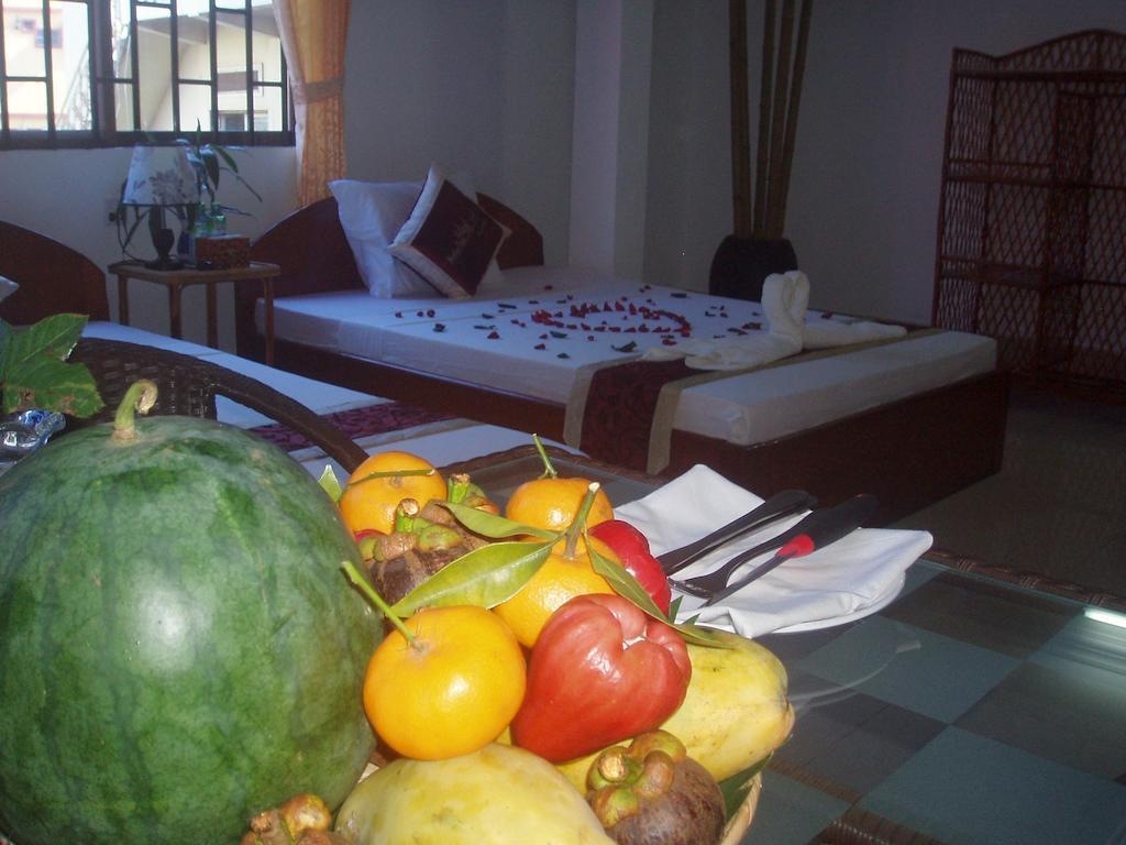 Schein Guesthouse & Restaurant Ciudad de Siem Riep Exterior foto